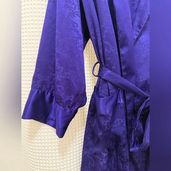 Vintage Victoria's Secret Gold Label - Deep Purple Satin Robe
